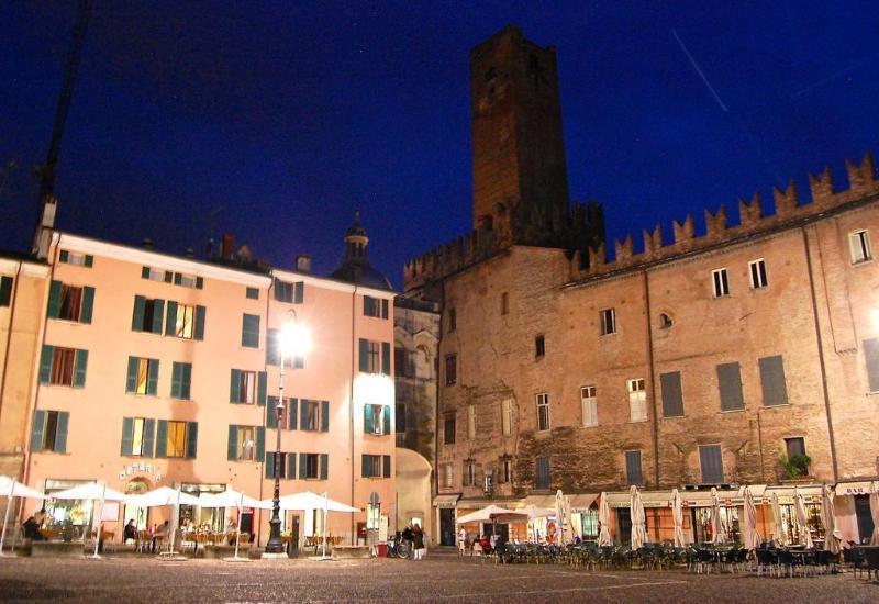 Due Guerrieri Mantova Hotel Exterior foto